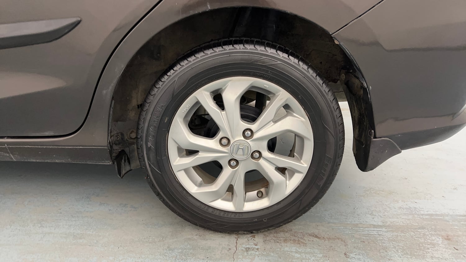 Used 2020 Honda Amaze 1.2 VX MT Petrol Petrol Manual tyres LEFT REAR TYRE RIM VIEW