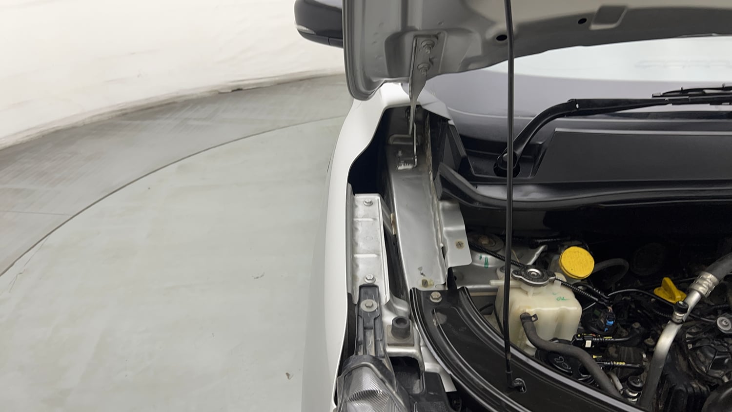 Used 2022 Renault Kiger RXT (O) MT Petrol Manual engine ENGINE RIGHT SIDE HINGE & APRON VIEW