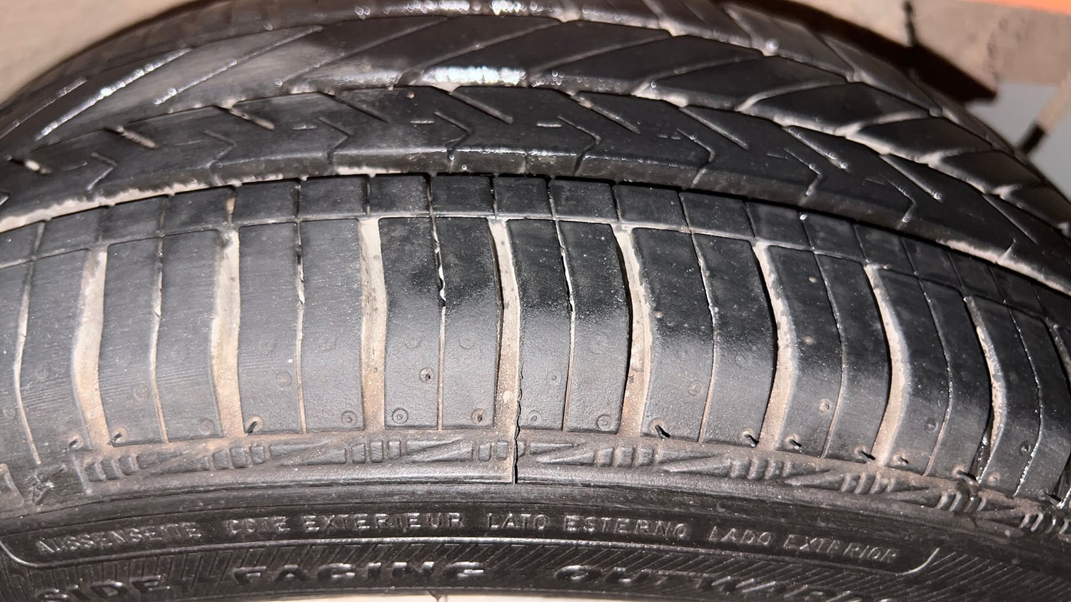 Used 2013 Hyundai Grand i10 Sportz 1.2 Kappa VTVT Petrol Manual tyres LEFT REAR TYRE TREAD VIEW