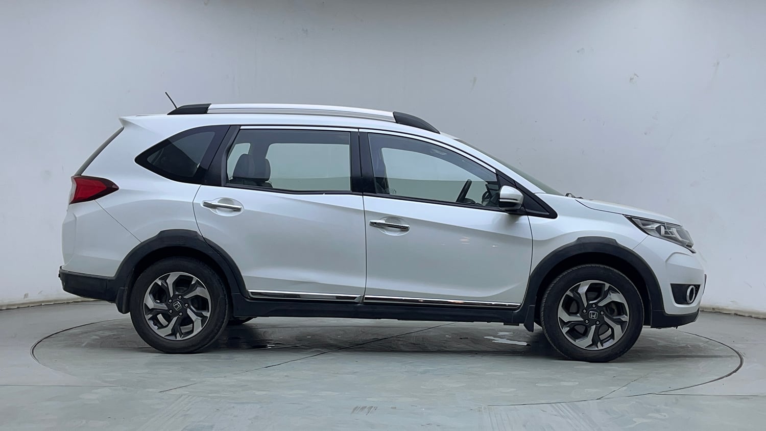 Used 2017 Honda BR-V VX Diesel Diesel Manual exterior RIGHT SIDE VIEW