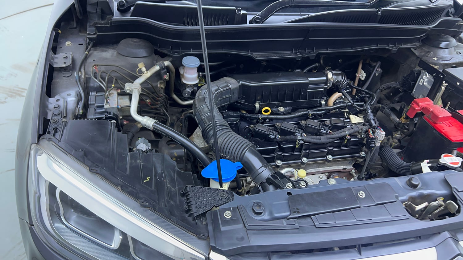 Used 2022 maruti-suzuki Vitara Brezza VXi Petrol Manual engine ENGINE RIGHT SIDE VIEW