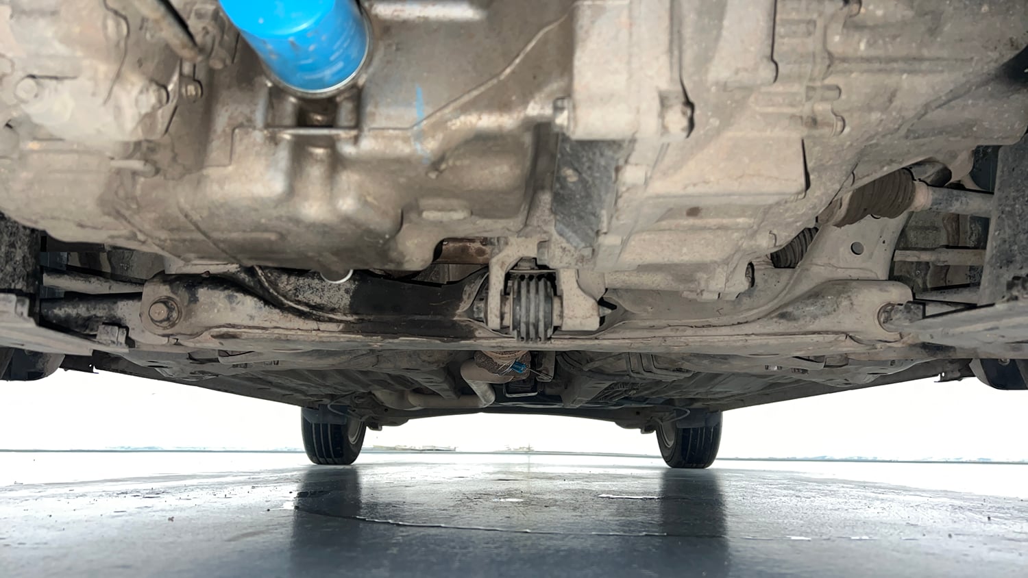 Used 2020 Honda Amaze 1.2 VX MT Petrol Petrol Manual extra FRONT LEFT UNDERBODY VIEW
