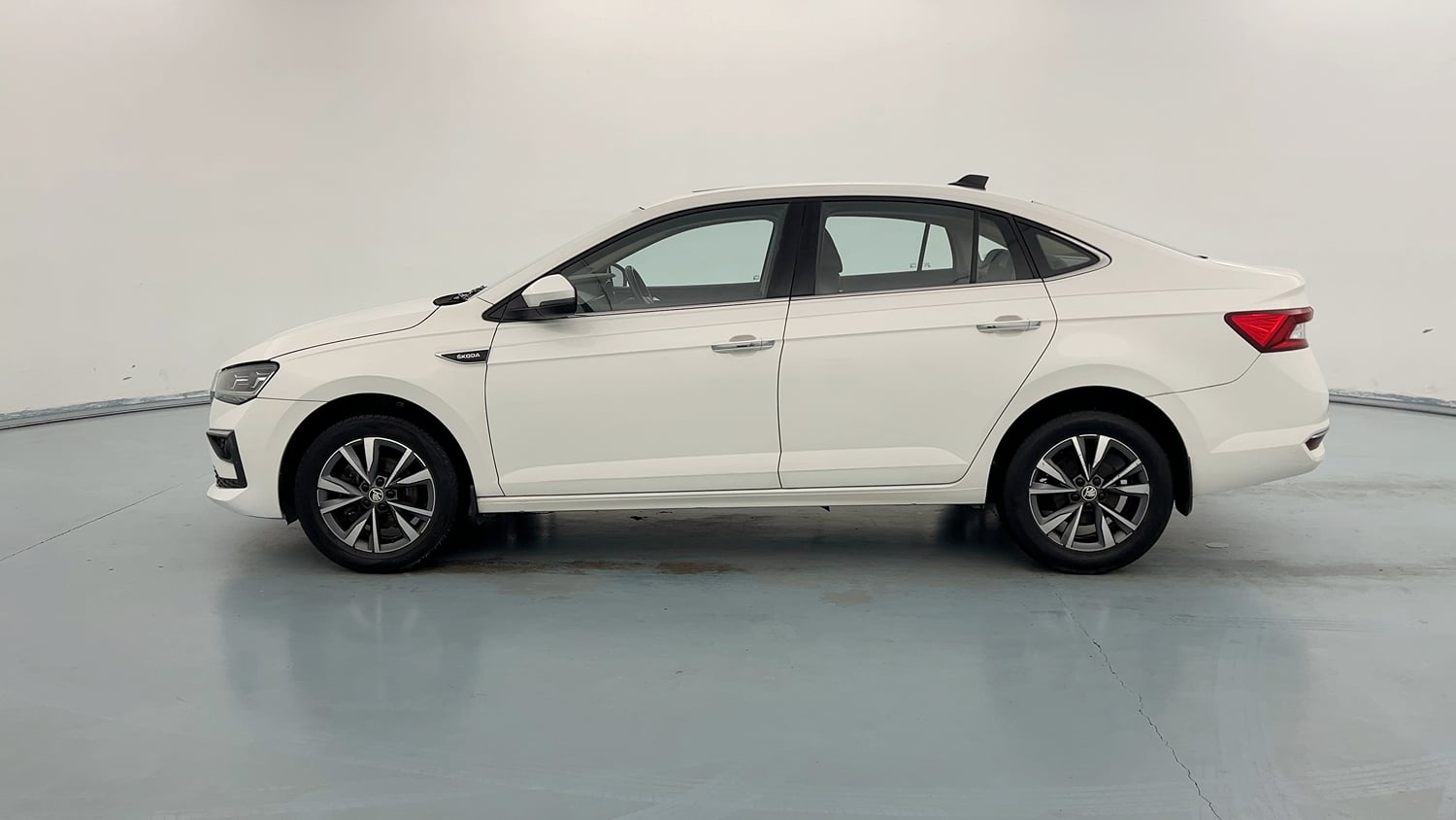 Used 2022 Skoda Slavia Style 1.0L TSI MT Petrol Manual exterior LEFT SIDE VIEW