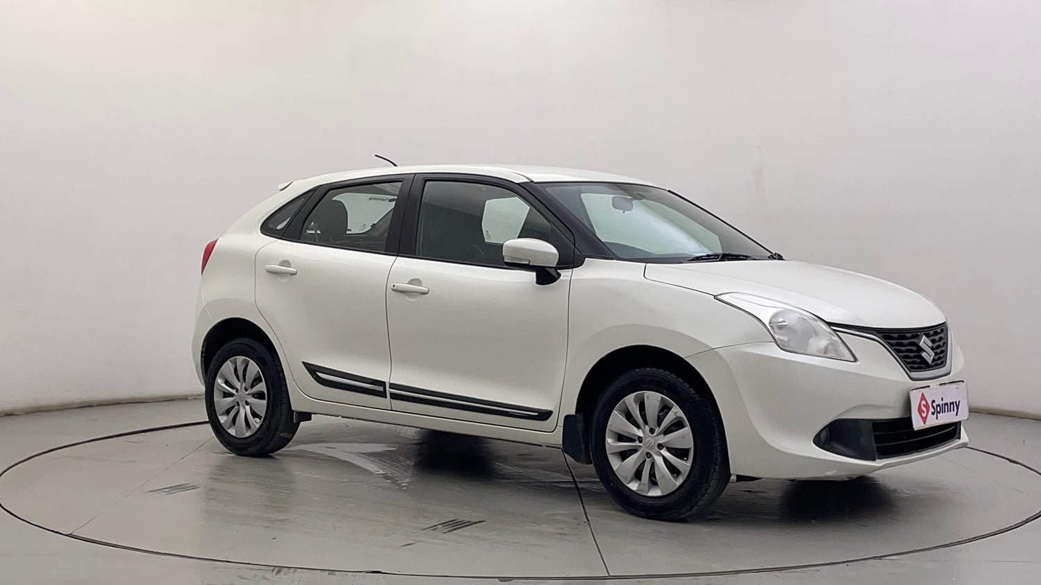 Used 2017 Maruti Suzuki Baleno Delta 1.2 Petrol Manual exterior RIGHT FRONT CORNER VIEW