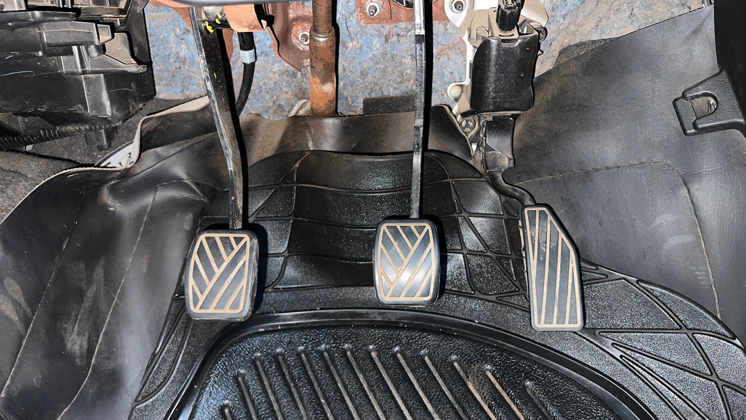 Used 2019 Maruti Suzuki Wagon R ZXi 1.2 Petrol Manual interior PEDALS VIEW