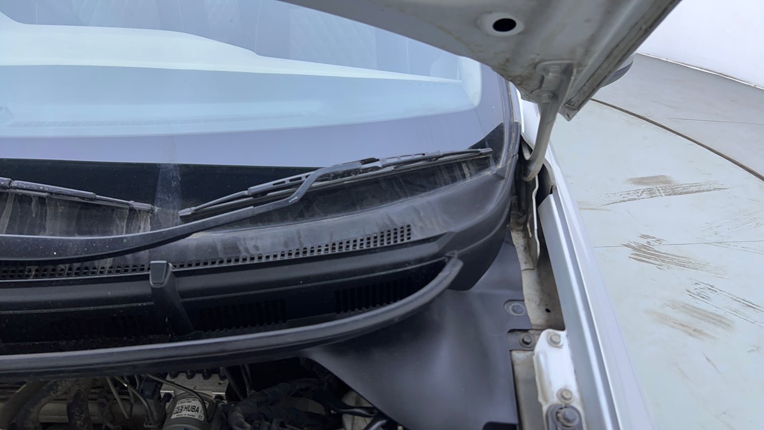 Used 2018 Hyundai Elite i20 Asta 1.2 Petrol Manual engine ENGINE LEFT SIDE HINGE & APRON VIEW