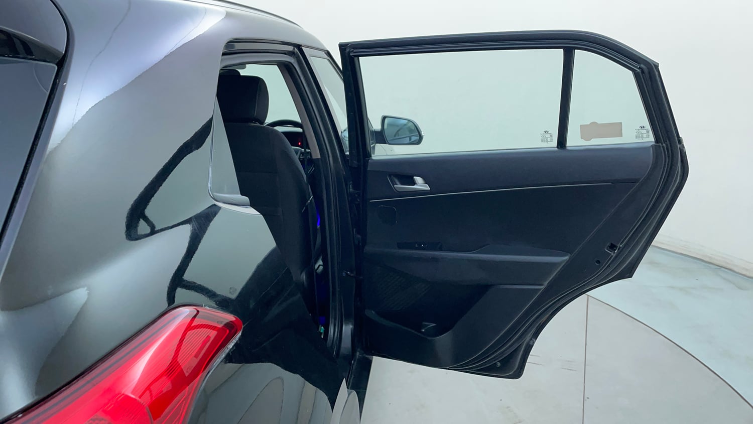 Used 2018 Hyundai Creta SX 1.6 CRDi Diesel Manual interior RIGHT REAR DOOR OPEN VIEW