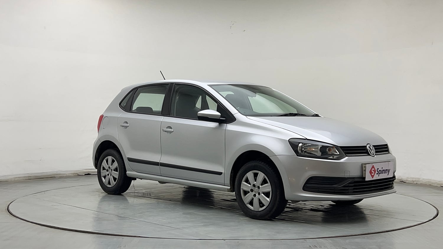 Used 2017 Volkswagen Polo Trendline 1.2L (P) Petrol Manual exterior RIGHT FRONT CORNER VIEW