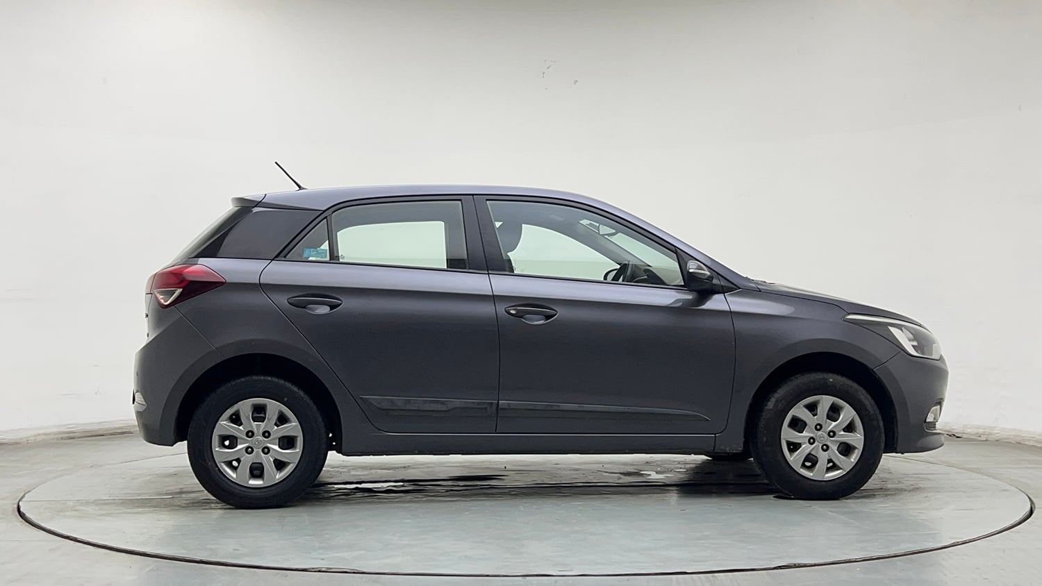 Used 2017 Hyundai Elite i20 Sportz 1.2 Petrol Manual exterior RIGHT SIDE VIEW