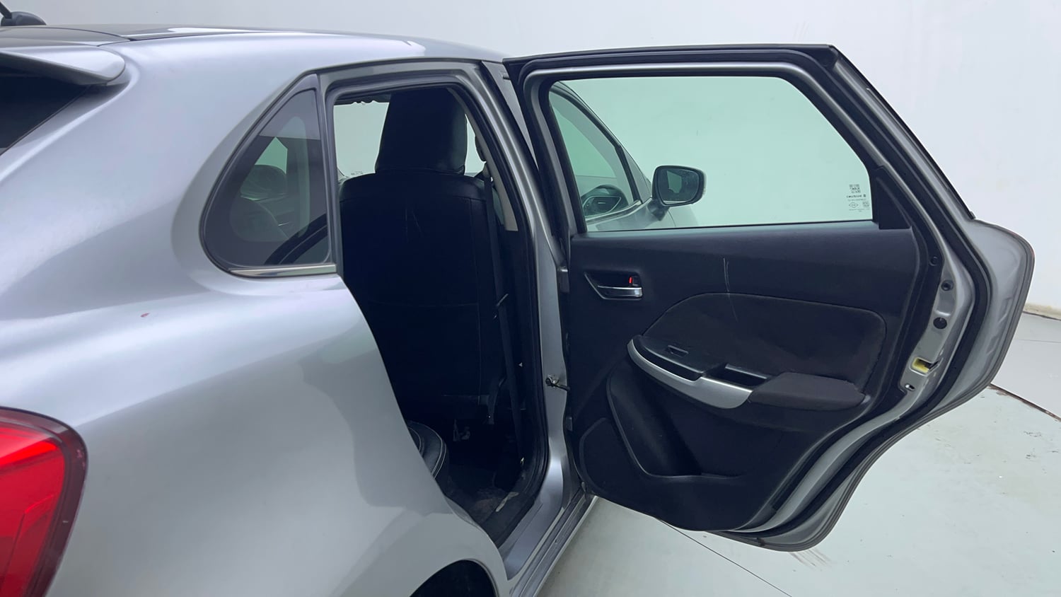 Used 2016 Maruti Suzuki Baleno Alpha 1.2 Petrol Manual interior RIGHT REAR DOOR OPEN VIEW