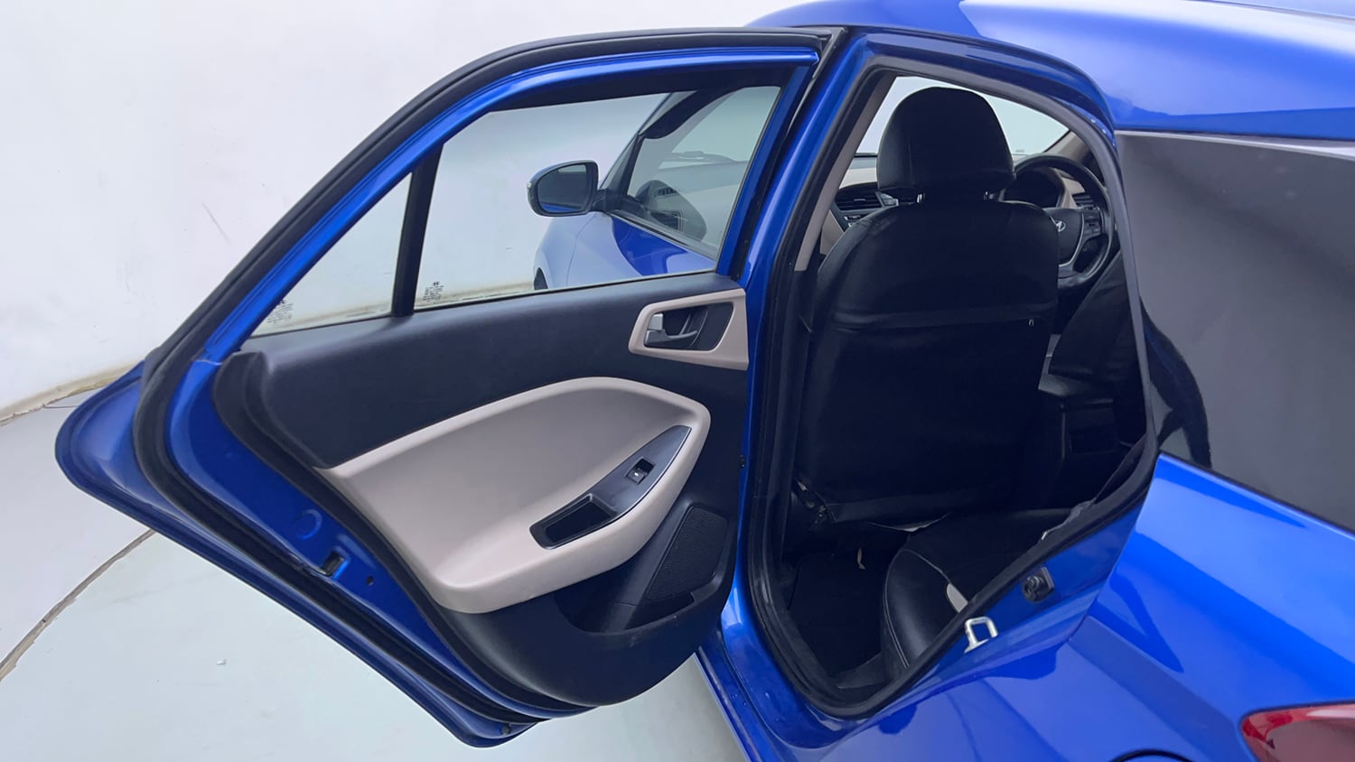 Used 2017 Hyundai Elite i20 Sportz 1.2 Petrol Manual interior LEFT REAR DOOR OPEN VIEW