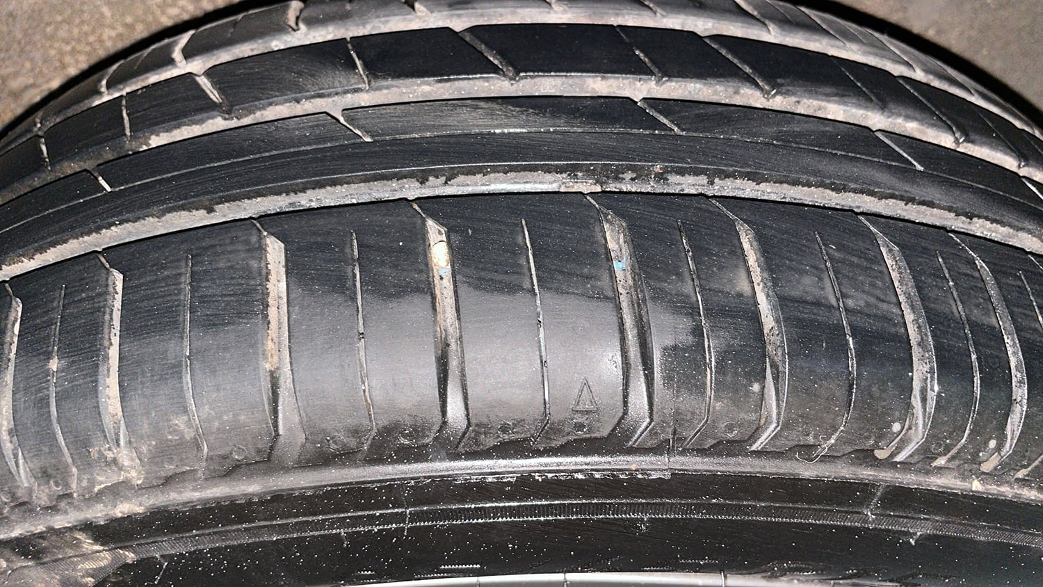 Used 2020 Renault Triber RXZ EASY-R AMT Petrol Automatic tyres LEFT REAR TYRE TREAD VIEW