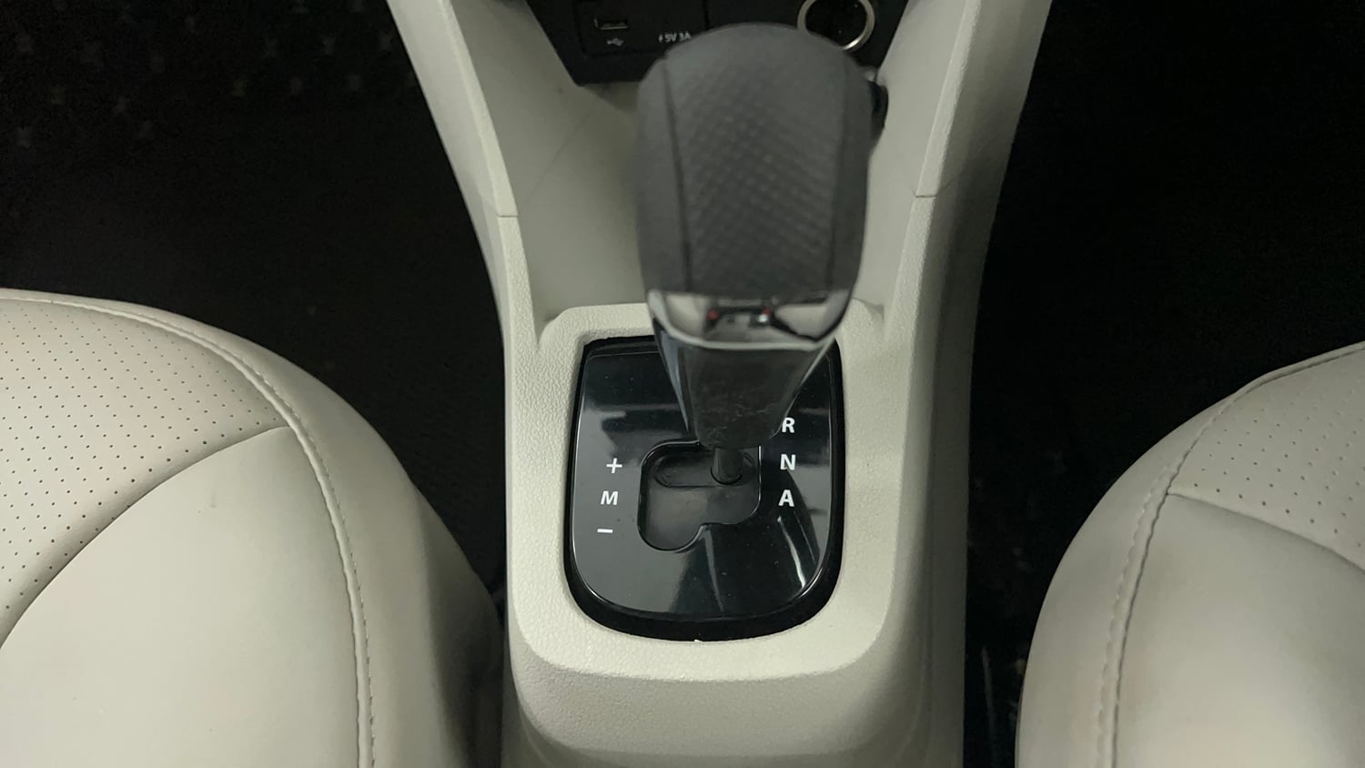 Used 2025 Tata Tigor XZA Plus iCNG Cng Automatic interior GEAR  KNOB VIEW