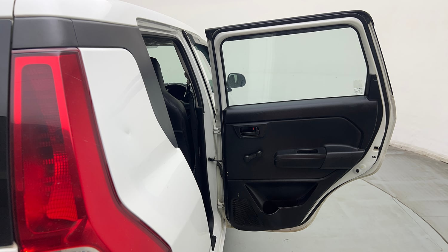 Used 2022 Maruti Suzuki Wagon R LXi (O) 1.0 CNG Cng Manual interior RIGHT REAR DOOR OPEN VIEW