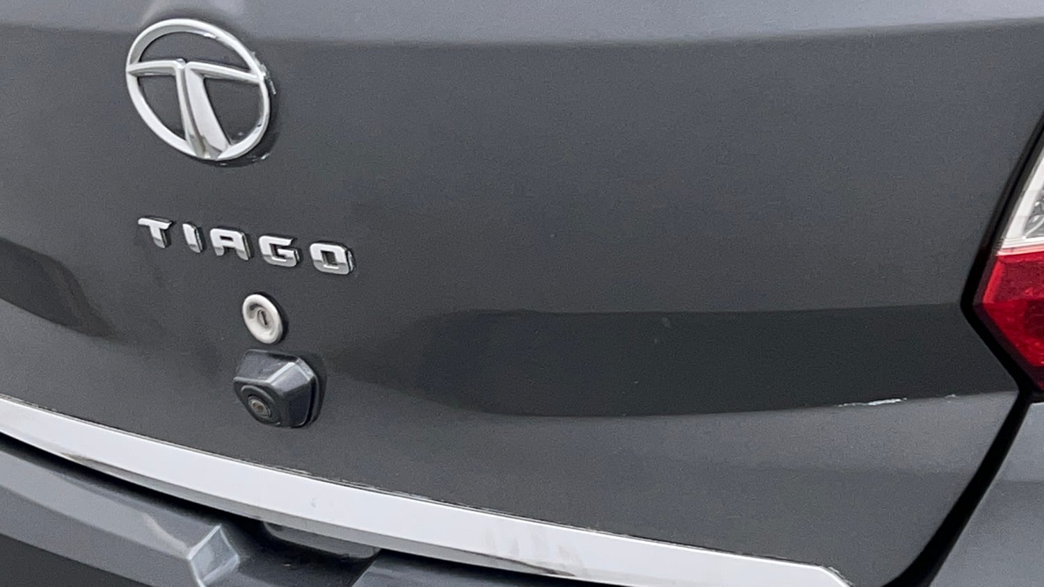 Used 2023 Tata Tiago XZ Plus Petrol Manual dents MINOR SCRATCH
