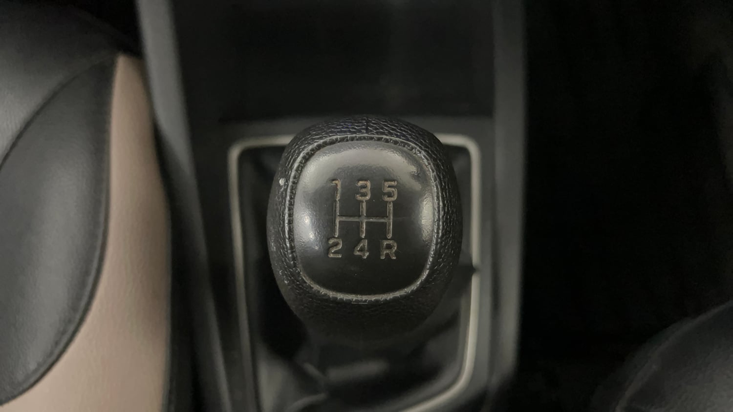 Used 2017 Hyundai Elite i20 Asta 1.2 Petrol Manual interior GEAR  KNOB VIEW