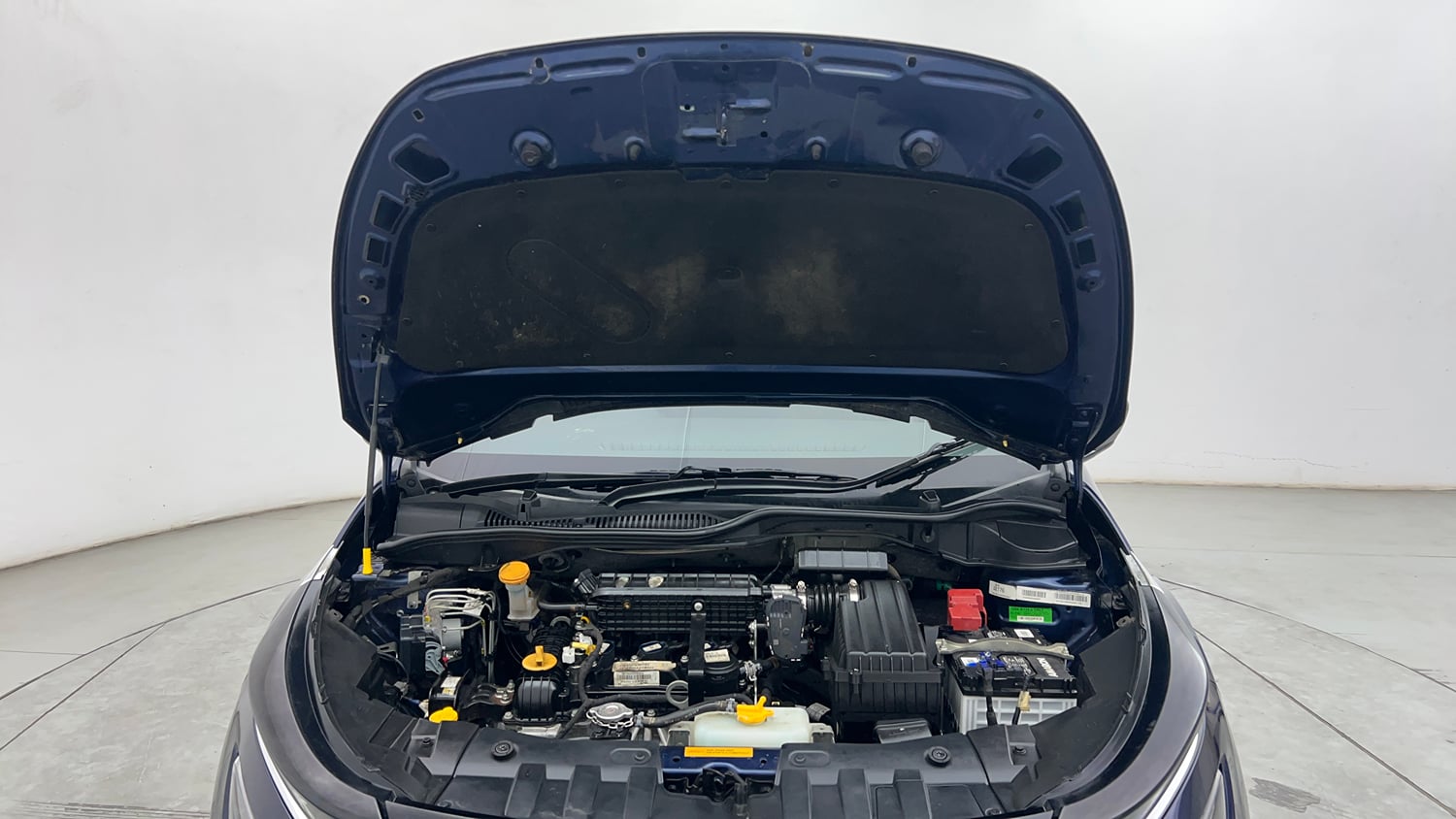 Used 2024 Tata Altroz XTA Petrol Petrol Automatic engine ENGINE & BONNET OPEN FRONT VIEW