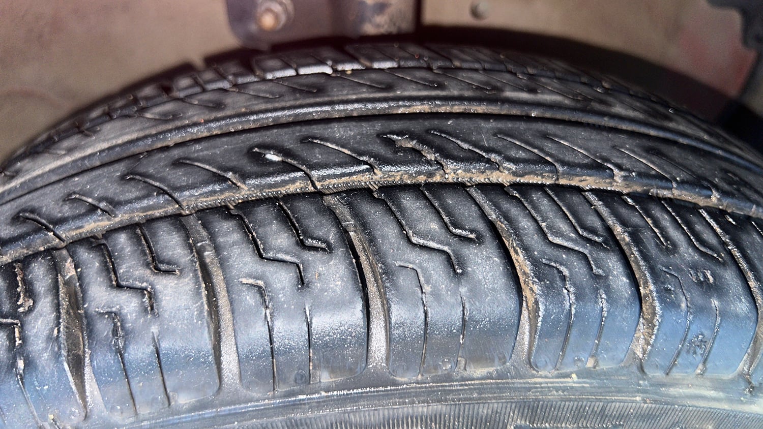 Used 2014 Maruti Suzuki Celerio LXi Petrol Manual tyres RIGHT FRONT TYRE TREAD VIEW