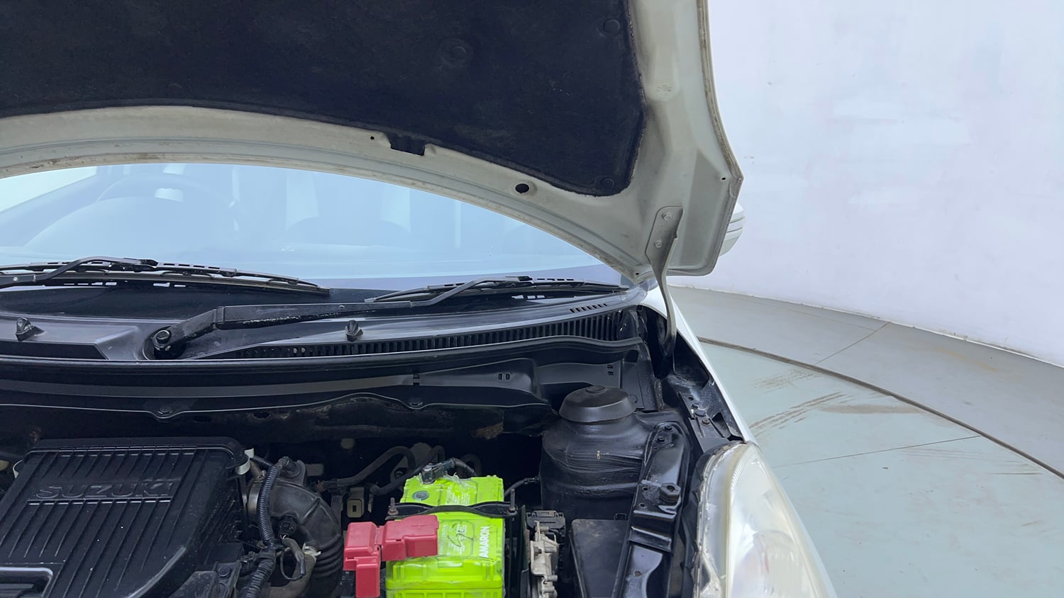 Used 2012 Maruti Suzuki Swift VXi Petrol Manual engine ENGINE LEFT SIDE HINGE & APRON VIEW