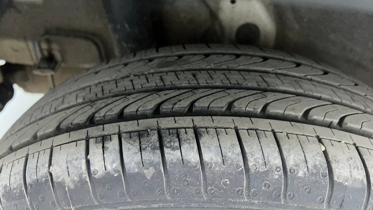 Used 2025 Hyundai Venue SX 1.2 Petrol Petrol Manual tyres RIGHT REAR TYRE TREAD VIEW