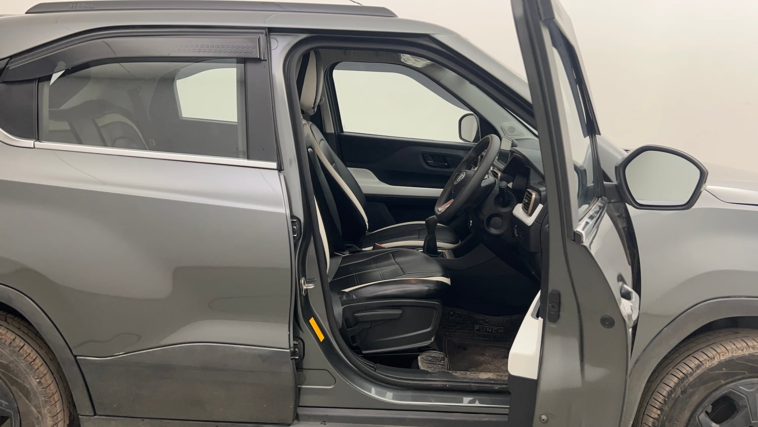 Used 2023 Tata Punch Accomplished MT Petrol Manual interior RIGHT SIDE FRONT DOOR CABIN VIEW