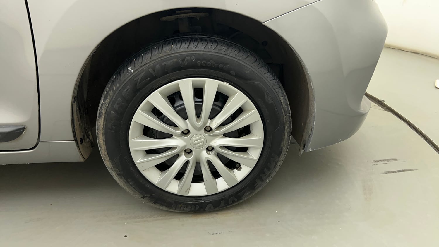 Used 2021 Maruti Suzuki Baleno Delta Petrol Manual tyres RIGHT FRONT TYRE RIM VIEW