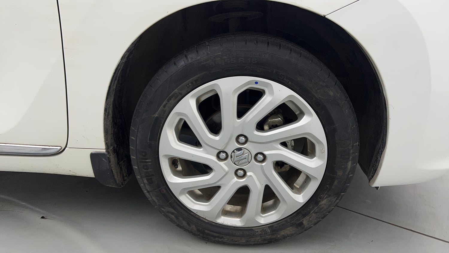 Used 2022 Maruti Suzuki Baleno Zeta Petrol Manual tyres RIGHT FRONT TYRE RIM VIEW