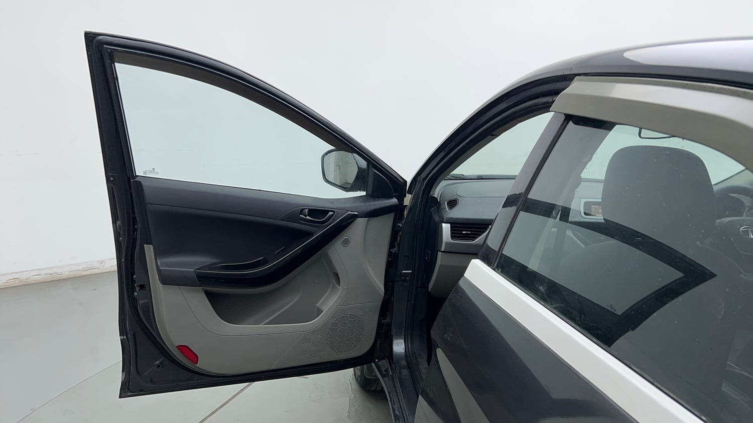 Used 2019 Tata Nexon XM Petrol Manual interior LEFT FRONT DOOR OPEN VIEW