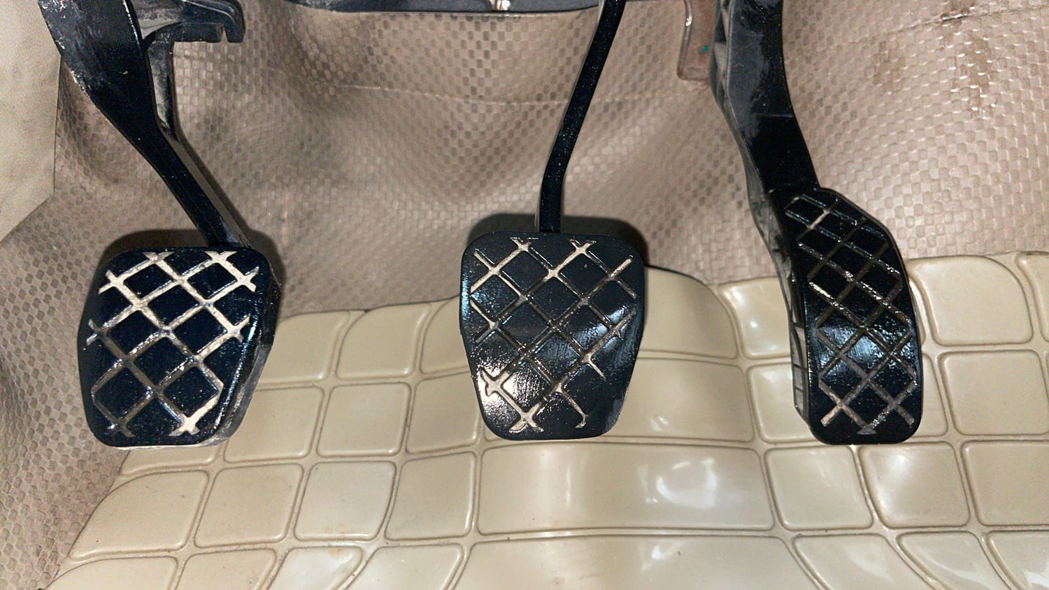 Used 2015 Volkswagen Vento Highline Diesel Diesel Manual interior PEDALS VIEW