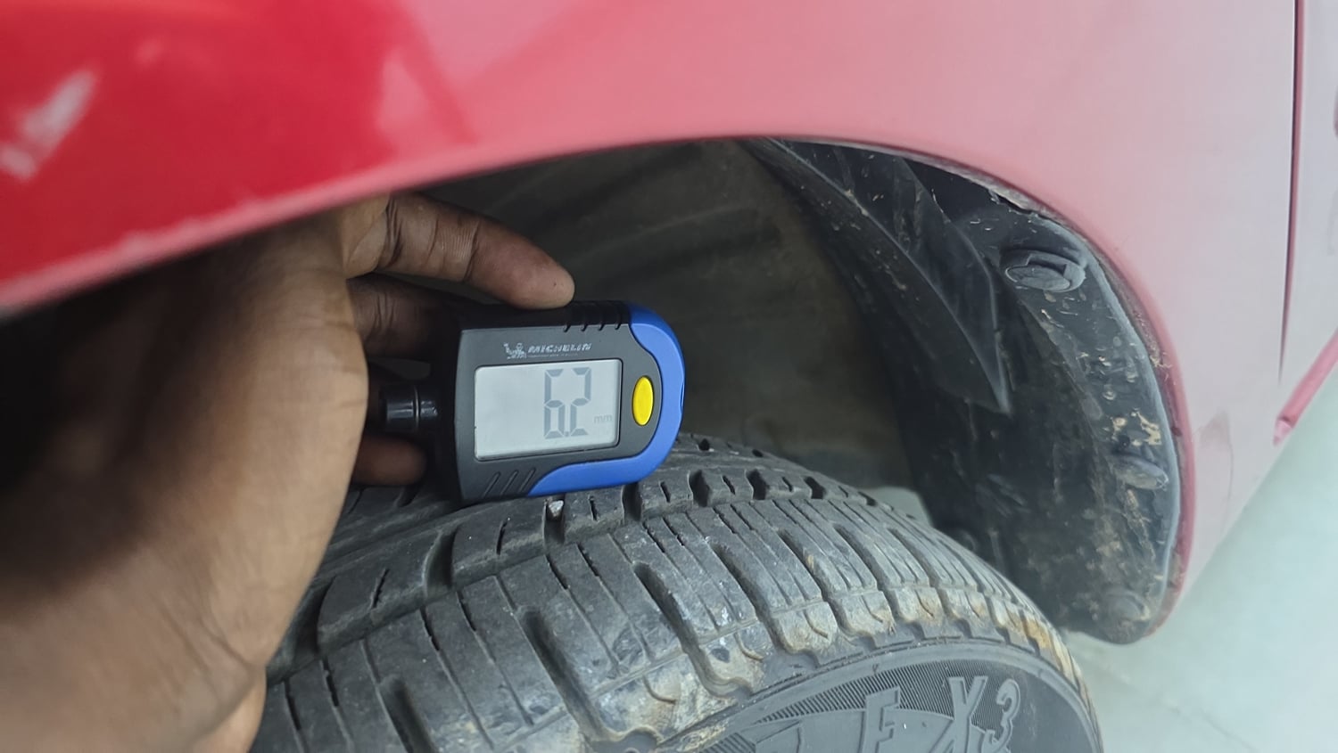 Used 2017 Maruti Suzuki Wagon R VXI Petrol Manual tyres LEFT FRONT TYRE TREAD VIEW