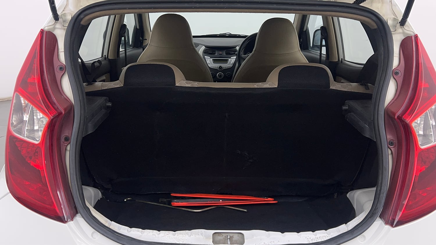 Used 2019 Hyundai Eon Magna + Petrol Manual interior DICKY INSIDE VIEW