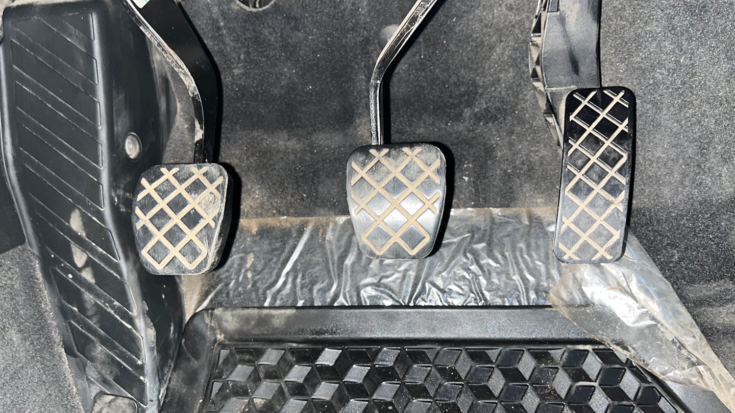 Used 2023 Skoda Kushaq Style 1.0L TSI MT Petrol Manual interior PEDALS VIEW