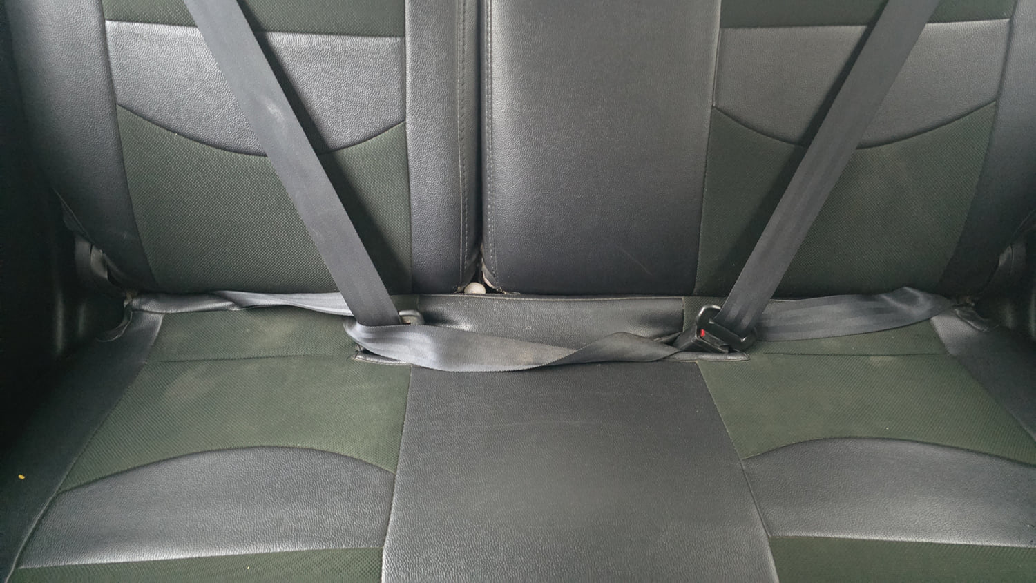 Used 2017 Maruti Suzuki Wagon R VXI Petrol Manual interior REAR SEAT CONDITION VIEW