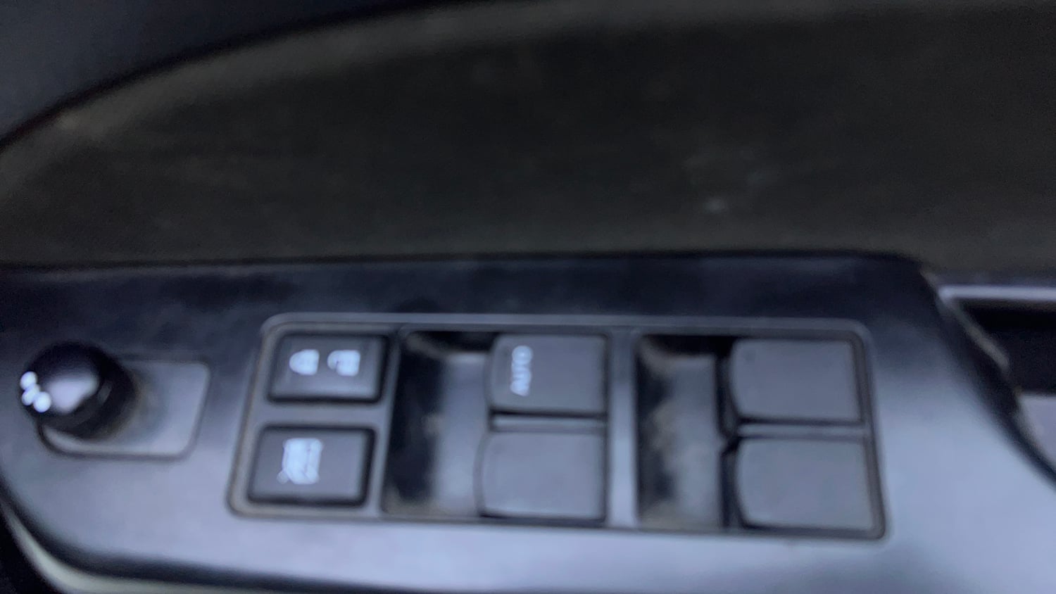 Used 2012 Maruti Suzuki Swift VXi Petrol Manual top_features One touch-down power windows