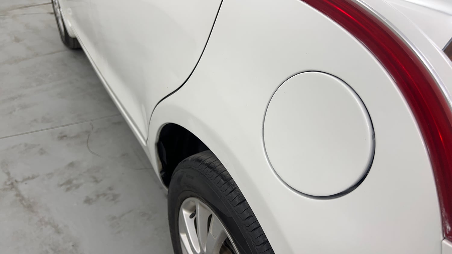 Used 2014 Maruti Suzuki Swift ZXi Petrol Manual dents MINOR SCRATCH