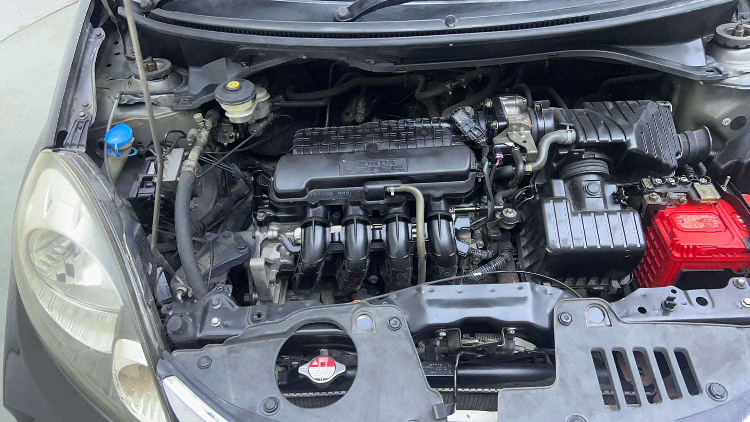 Used 2016 Honda Amaze 1.2 SX i-VTEC Petrol Manual engine ENGINE RIGHT SIDE VIEW