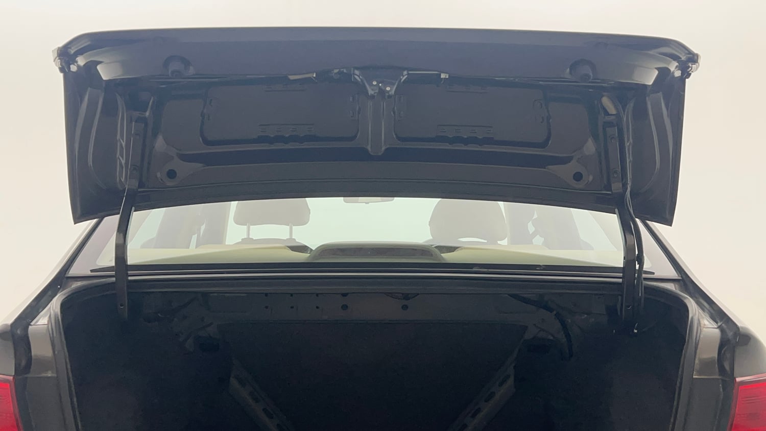 Used 2019 Honda Amaze 1.2 S MT Petrol Petrol Manual interior DICKY DOOR OPEN VIEW