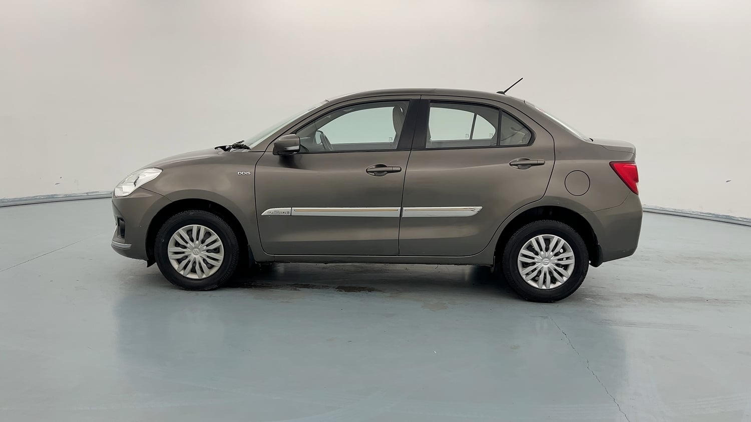 Used 2018 Maruti Suzuki Dzire VDi AMT Diesel Automatic exterior LEFT SIDE VIEW
