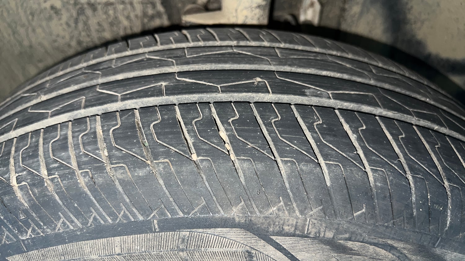 Used 2025 Tata Punch Pure MT Petrol Manual tyres LEFT FRONT TYRE TREAD VIEW