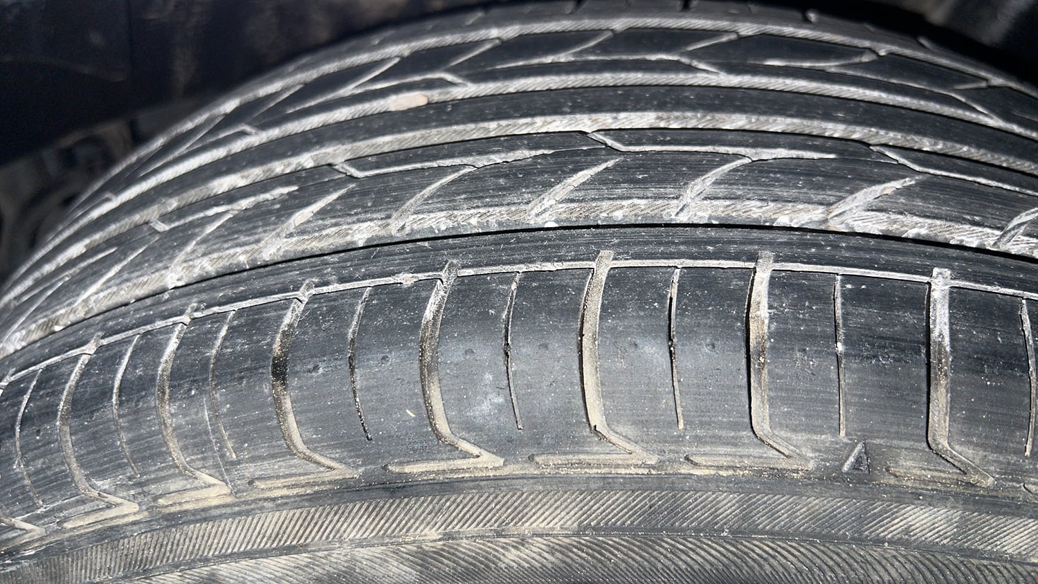 Used 2017 Honda City V CVT Petrol Petrol Automatic tyres LEFT REAR TYRE TREAD VIEW