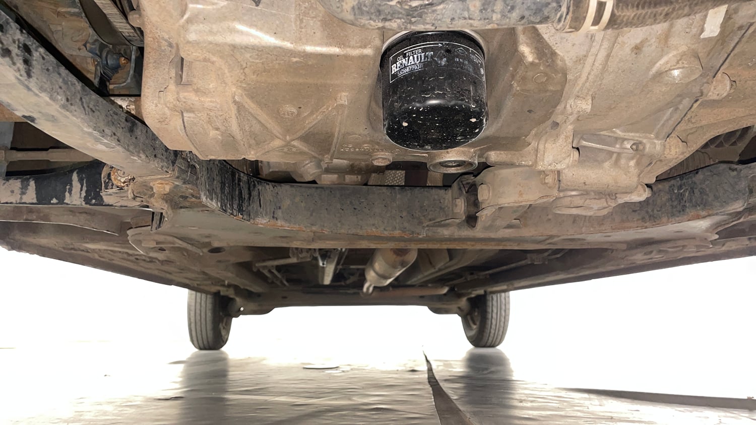 Used 2023 Renault Triber RXT Petrol Manual extra FRONT LEFT UNDERBODY VIEW
