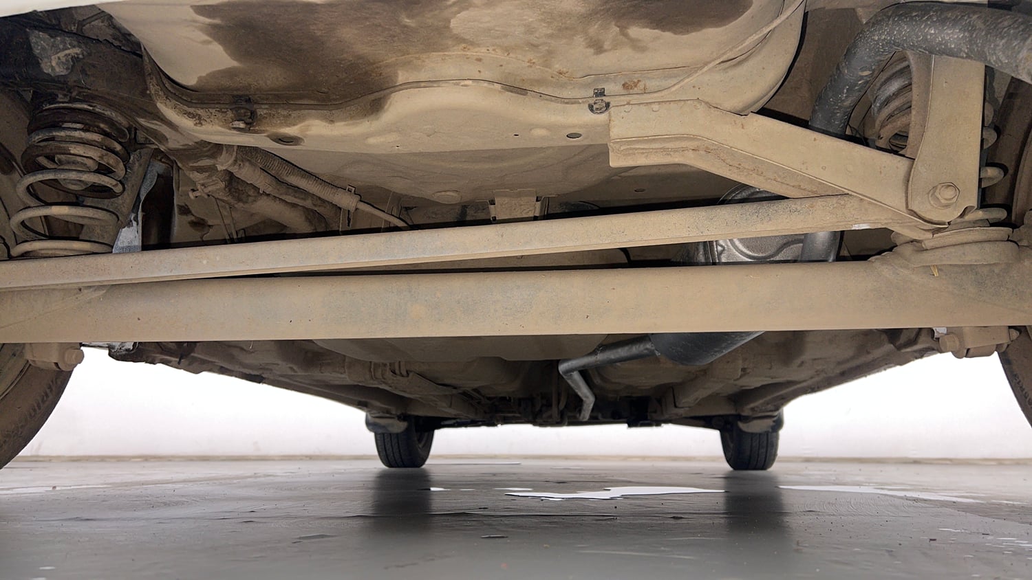 Used 2019 Hyundai Eon Magna + Petrol Manual extra REAR UNDERBODY VIEW (TAKEN FROM REAR)