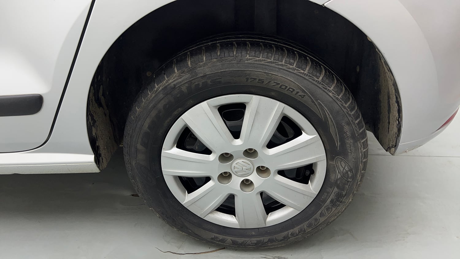 Used 2017 Volkswagen Polo Trendline 1.2L (P) Petrol Manual tyres LEFT REAR TYRE RIM VIEW