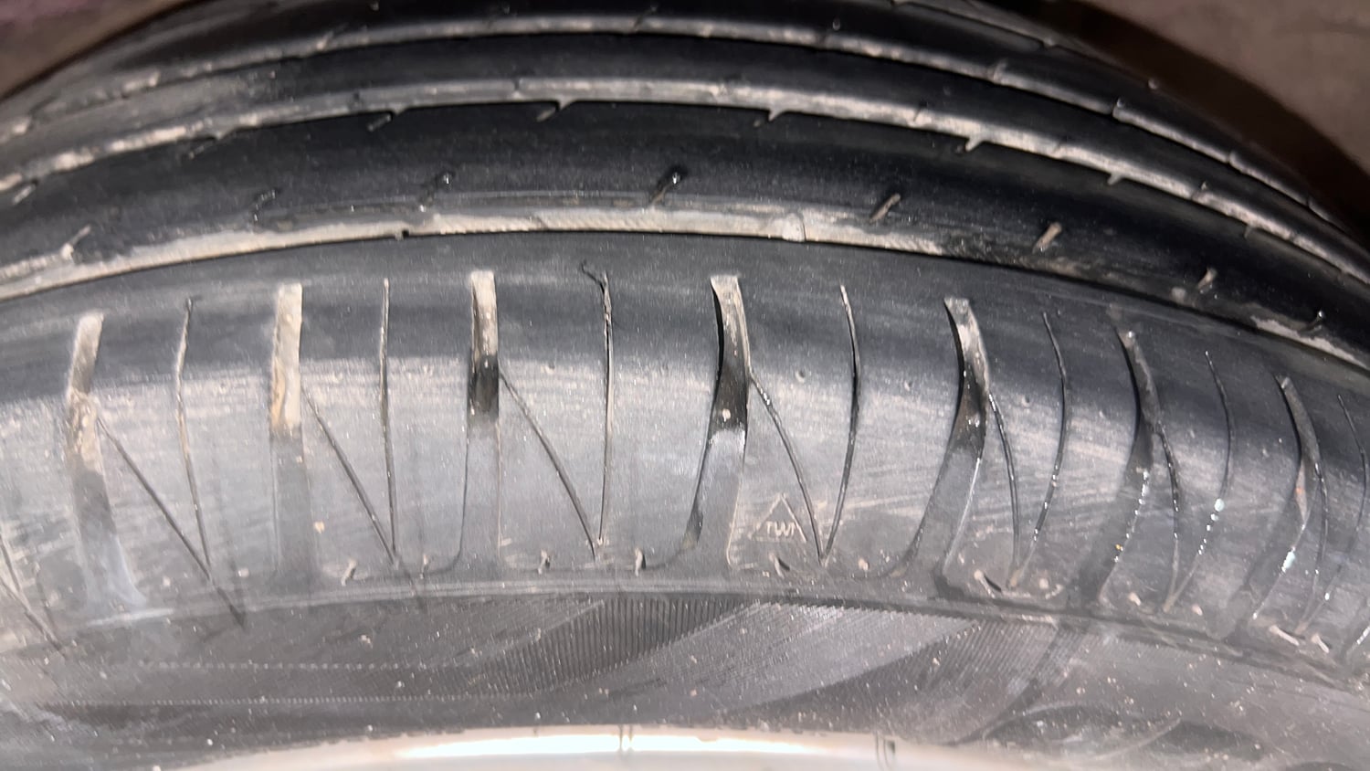 Used 2020 Honda Amaze 1.2 V CVT Petrol Petrol Automatic tyres LEFT REAR TYRE TREAD VIEW