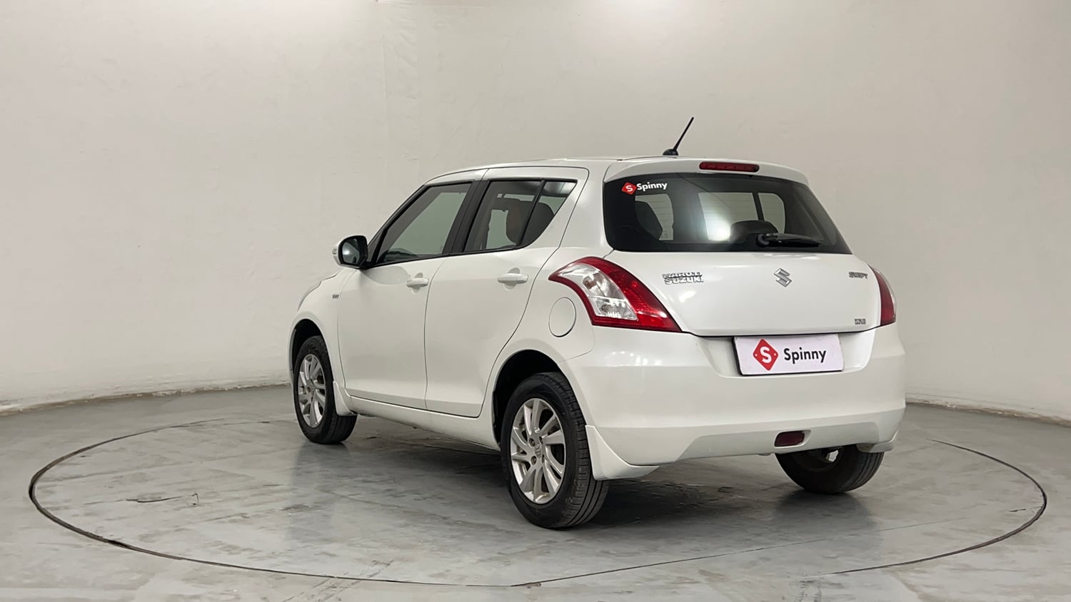 Used 2014 Maruti Suzuki Swift ZXi Petrol Manual exterior LEFT REAR CORNER VIEW