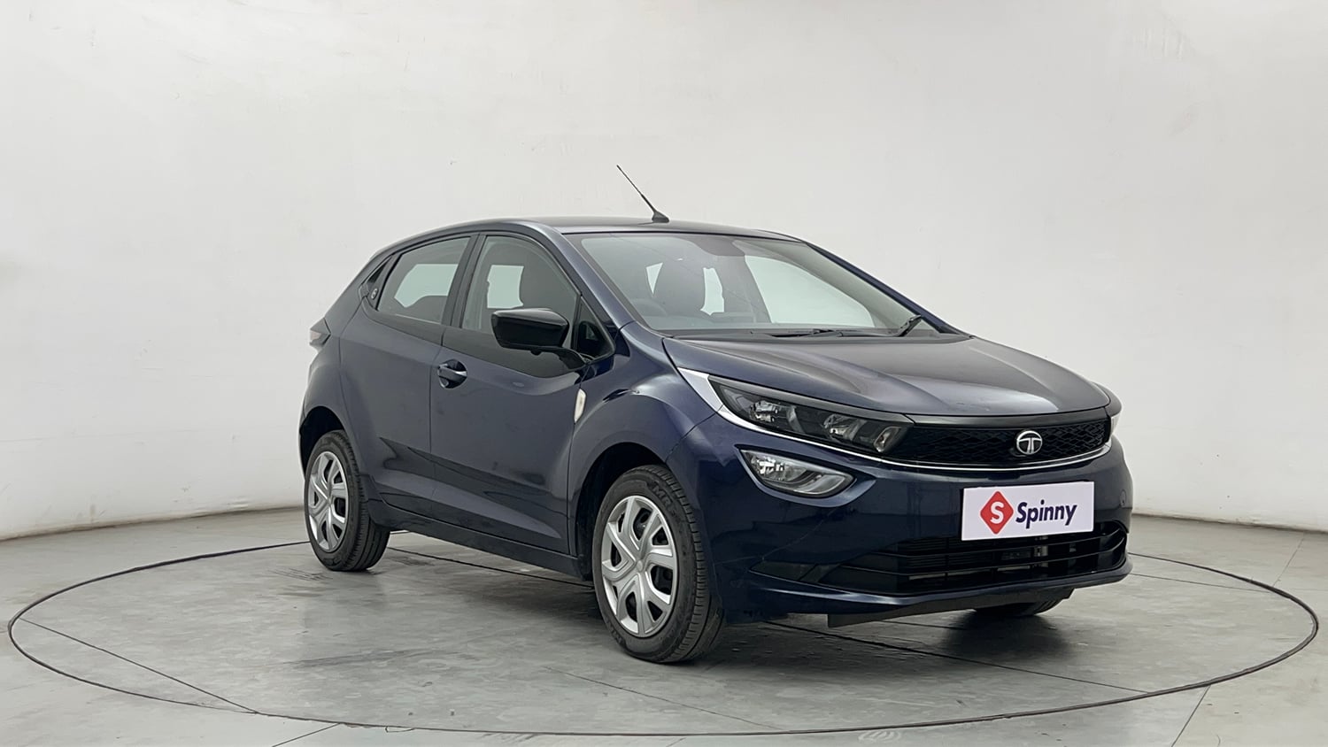 Used 2024 Tata Altroz XTA Petrol Petrol Automatic exterior RIGHT FRONT CORNER VIEW