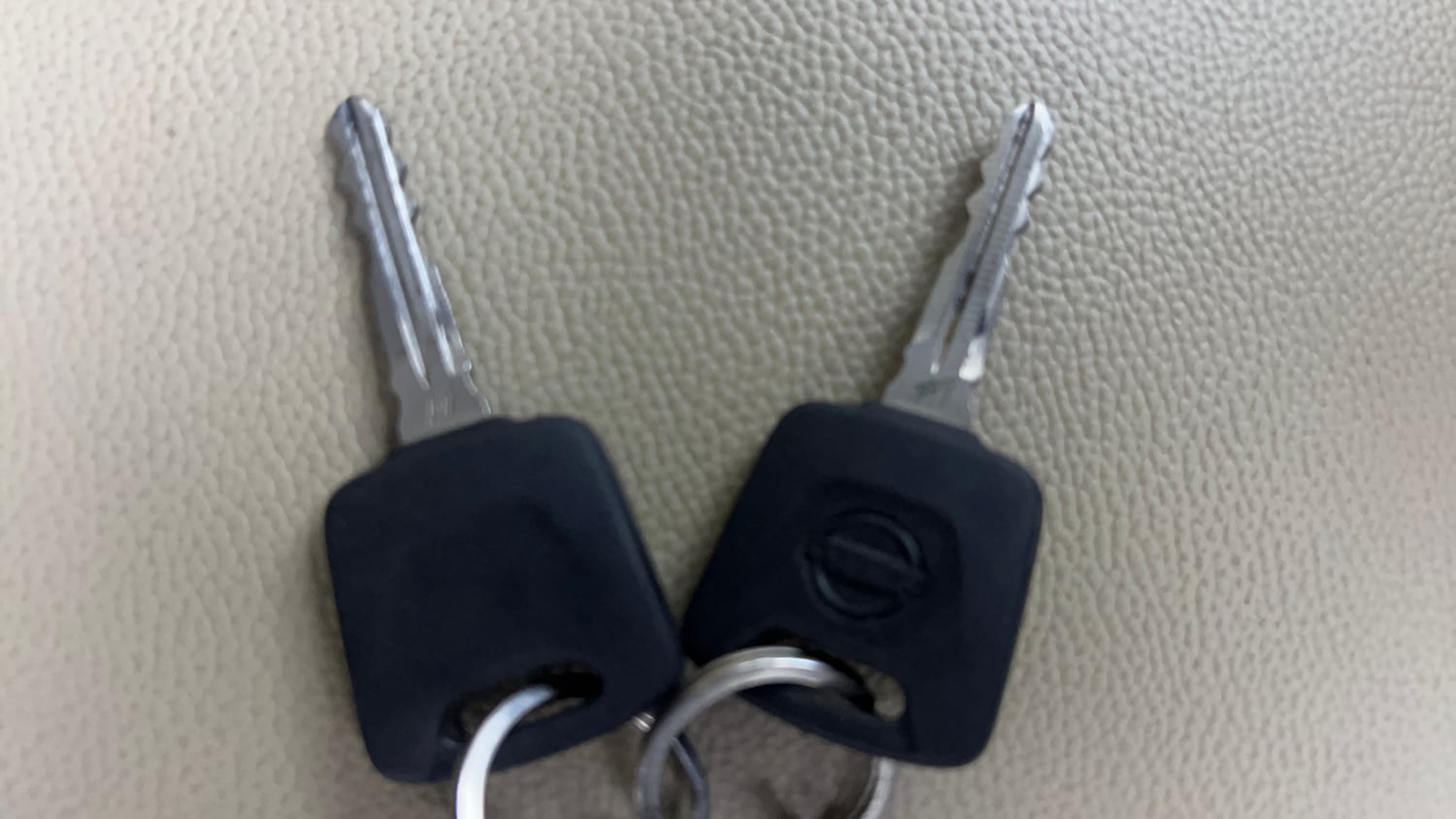 Used 2024 Nissan Magnite XE AMT Petrol Automatic extra CAR KEY VIEW