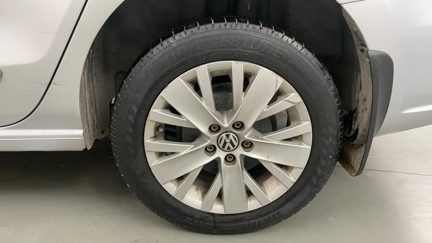 Used 2015 Volkswagen Vento Highline Diesel Diesel Manual tyres LEFT REAR TYRE RIM VIEW