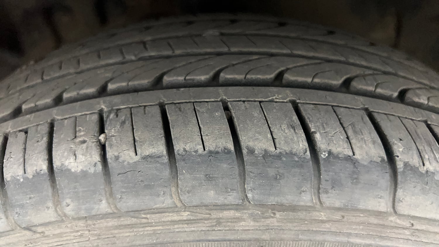 Used 2014 Ford EcoSport Ambiente 1.5 TDCi Diesel Manual tyres LEFT FRONT TYRE TREAD VIEW