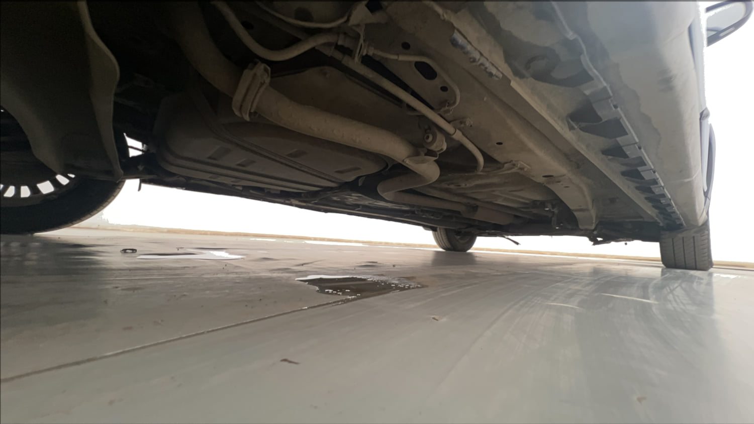 Used 2020 Maruti Suzuki XL6 Alpha AT Petrol Petrol Automatic extra REAR RIGHT UNDERBODY VIEW
